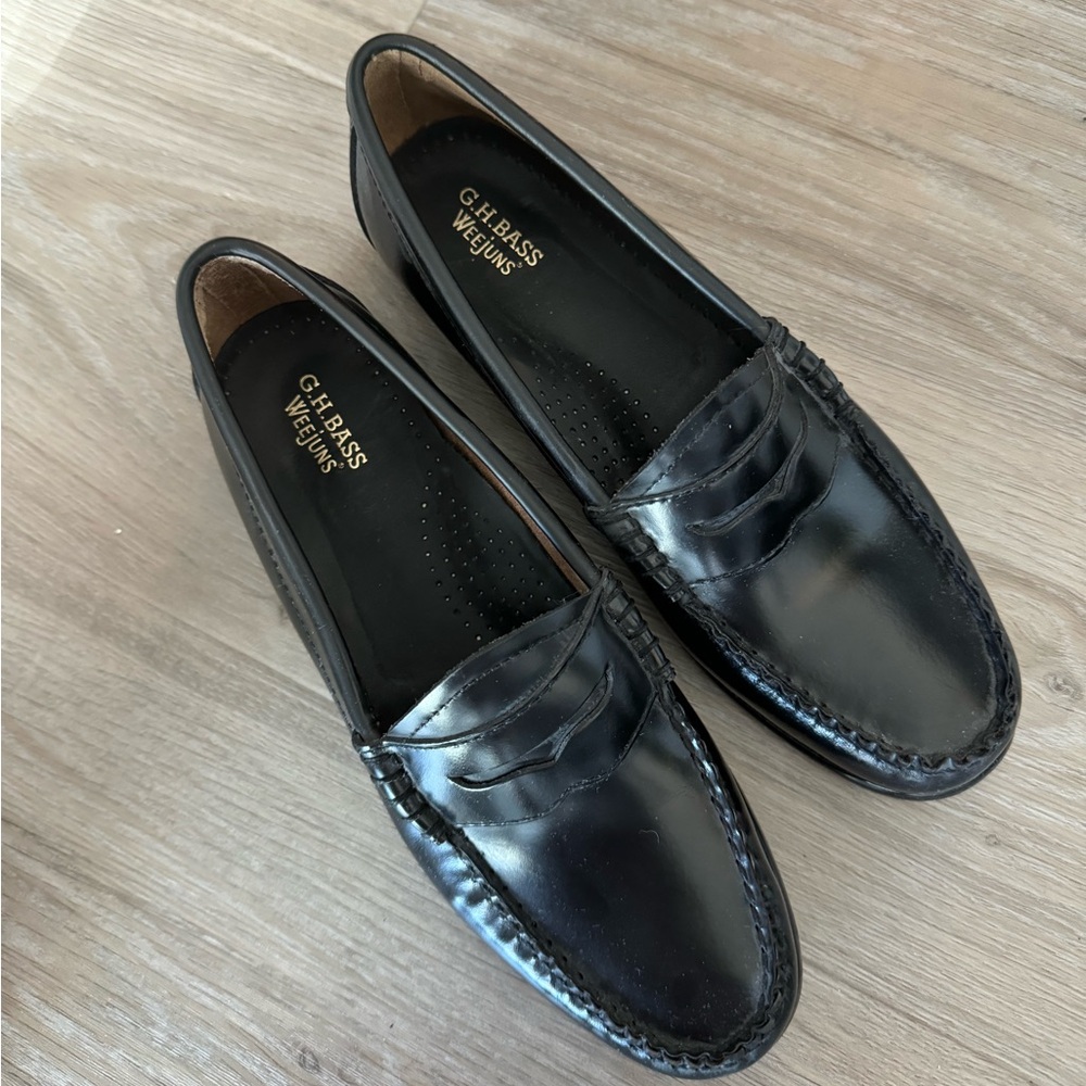 GH BASS women’s loafers. Whitney weejuns